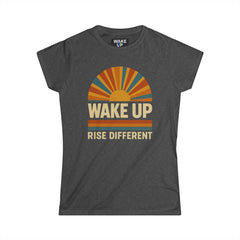 Despierta - Levántate diferente - Amanecer retro - Levántate diferente (Camiseta de mujer)