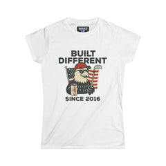 Construit différemment depuis 2016 – Parodie politique tordue (T-shirt femme)