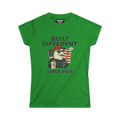 Construit différemment depuis 2016 – Parodie politique tordue (T-shirt femme)