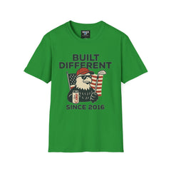 Construit différemment depuis 2016 – Parodie politique tordue (T-shirt homme)