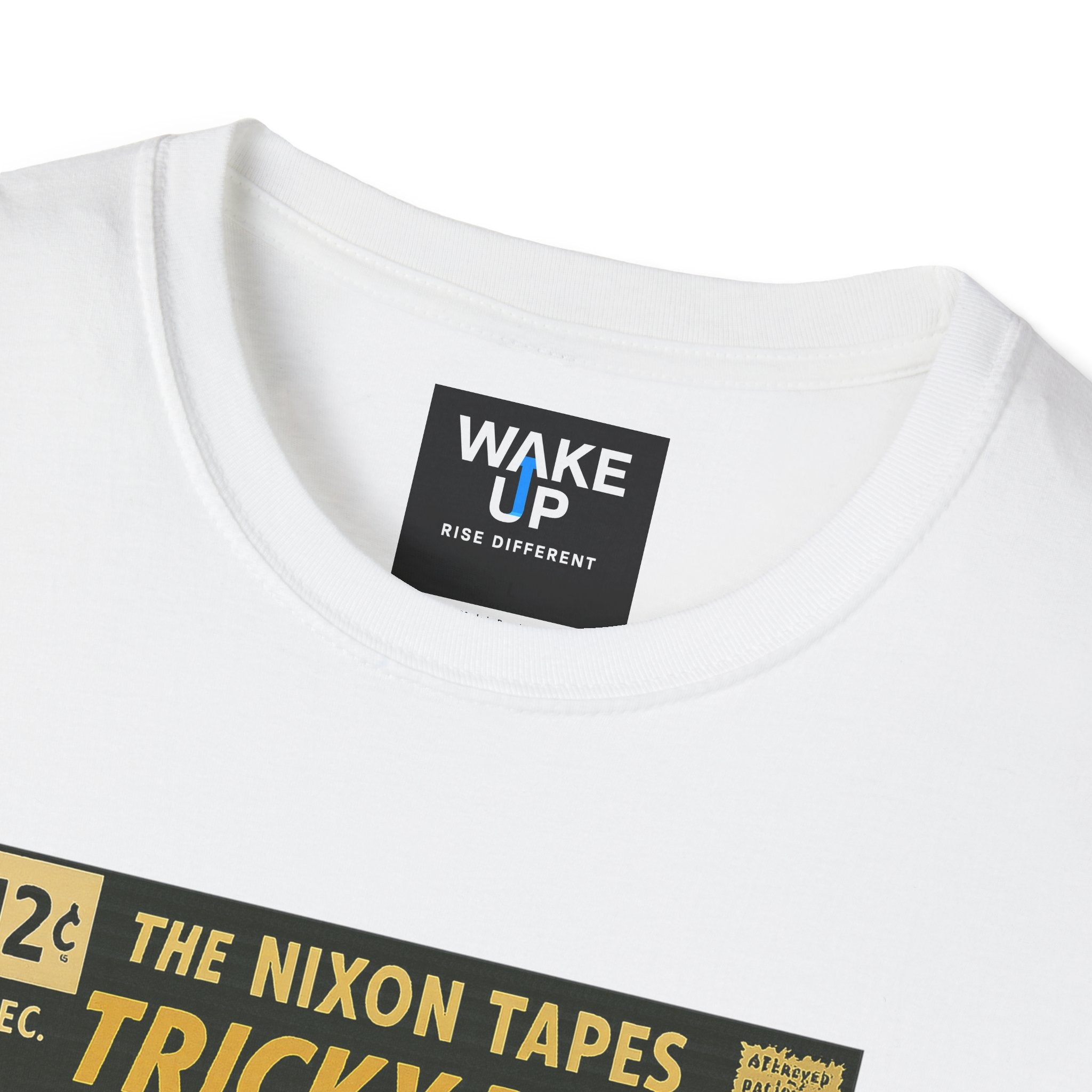 The Nixon Tapes: Greatest Hits – Limited Issue #007 – Twisted Covers: Comics, Cinema & Chaos (Men’s T-Shirt)